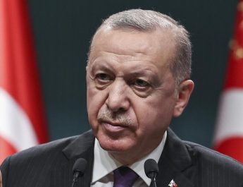 Turquie : Erdogan victime d’« un coup d’État politique »
