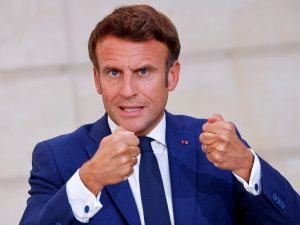 France : Une pétition de 186 000 signatures réclame la destitution de Macron