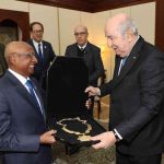 Le président de la République reçoit la Médaille d’or du mérite olympique et sportif africain attribuée aux chefs d’Etat