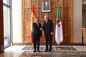 M. Attaf reçoit son homologue espagnol