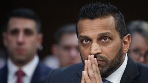 États-Unis : des hackers iraniens compromettent les communications du chef du FBI