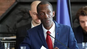 France : plaintes et saisines de l&rsquo;Arcom après des propos jugés racistes sur CNews visant le maire de Saint-Denis