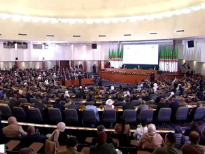 Amendement technique de la Constitution : début des travaux du Parlement, réuni en ses deux chambres