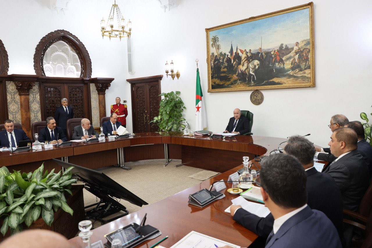 Tebboune lance deux chantiers pour briser la malédiction du pétrole : Le défi du siècle sur rail