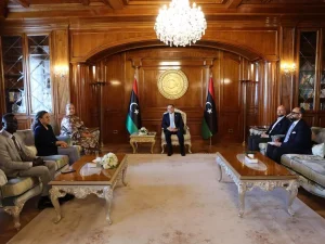 Le PM libyen et l&rsquo;envoyée de l&rsquo;ONU discutent d&rsquo;une feuille de route en vue d&rsquo;élections nationales