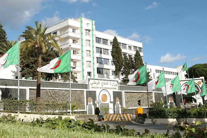 MDN L’Algérie rouvre son espace aérien national au trafic aérien malien